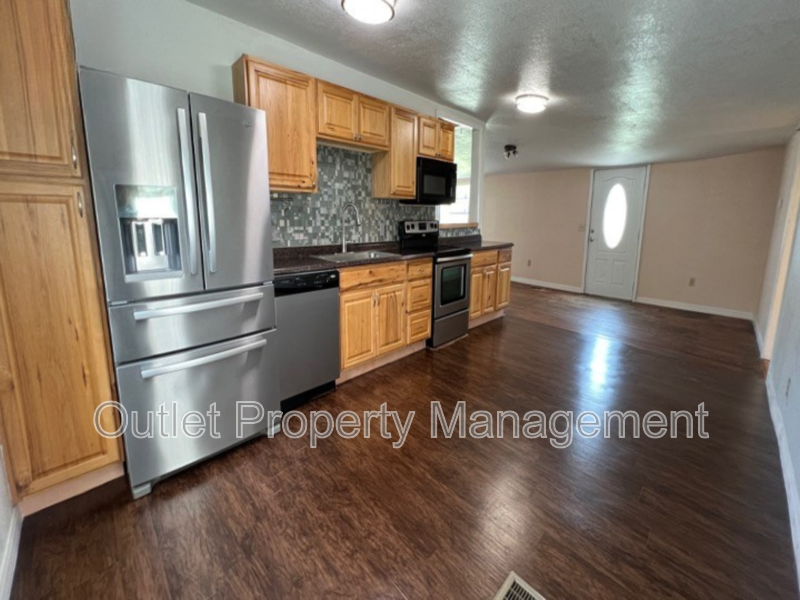 34 S Dean Rd - Photo 5 of 12