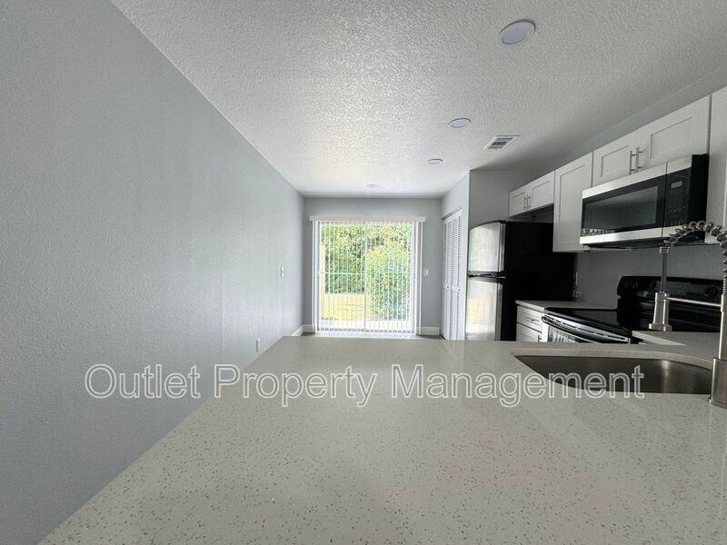 440 S Hill Ave - Photo 5 of 13