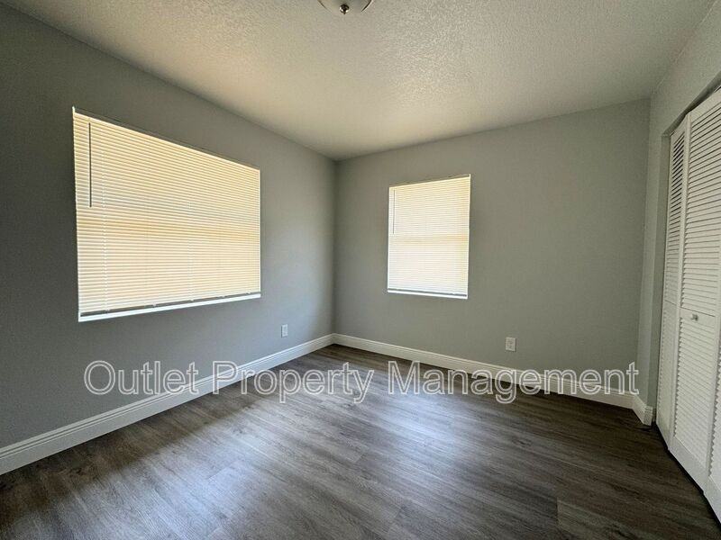 440 S Hill Ave - Photo 6 of 13