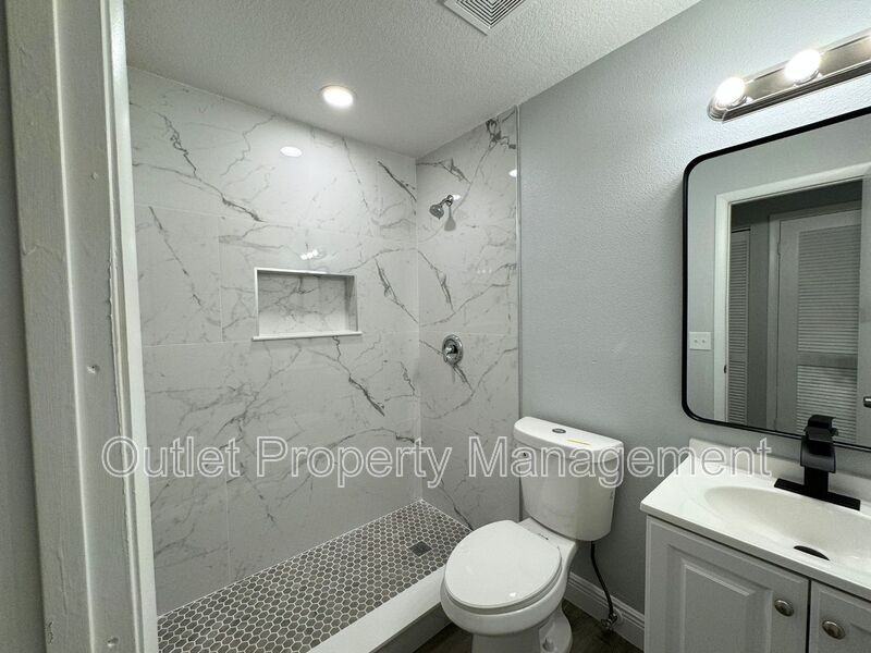 440 S Hill Ave - Photo 7 of 13