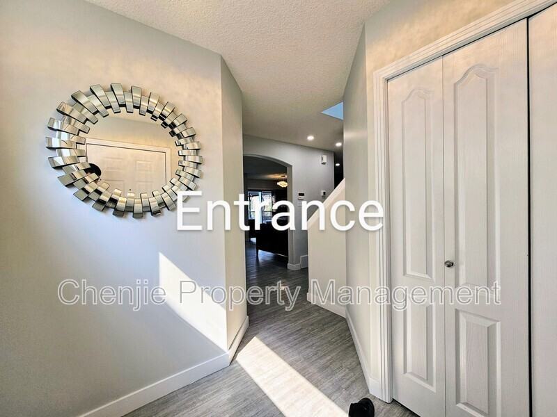 5254 162a Ave Nw - Photo 2 of 20