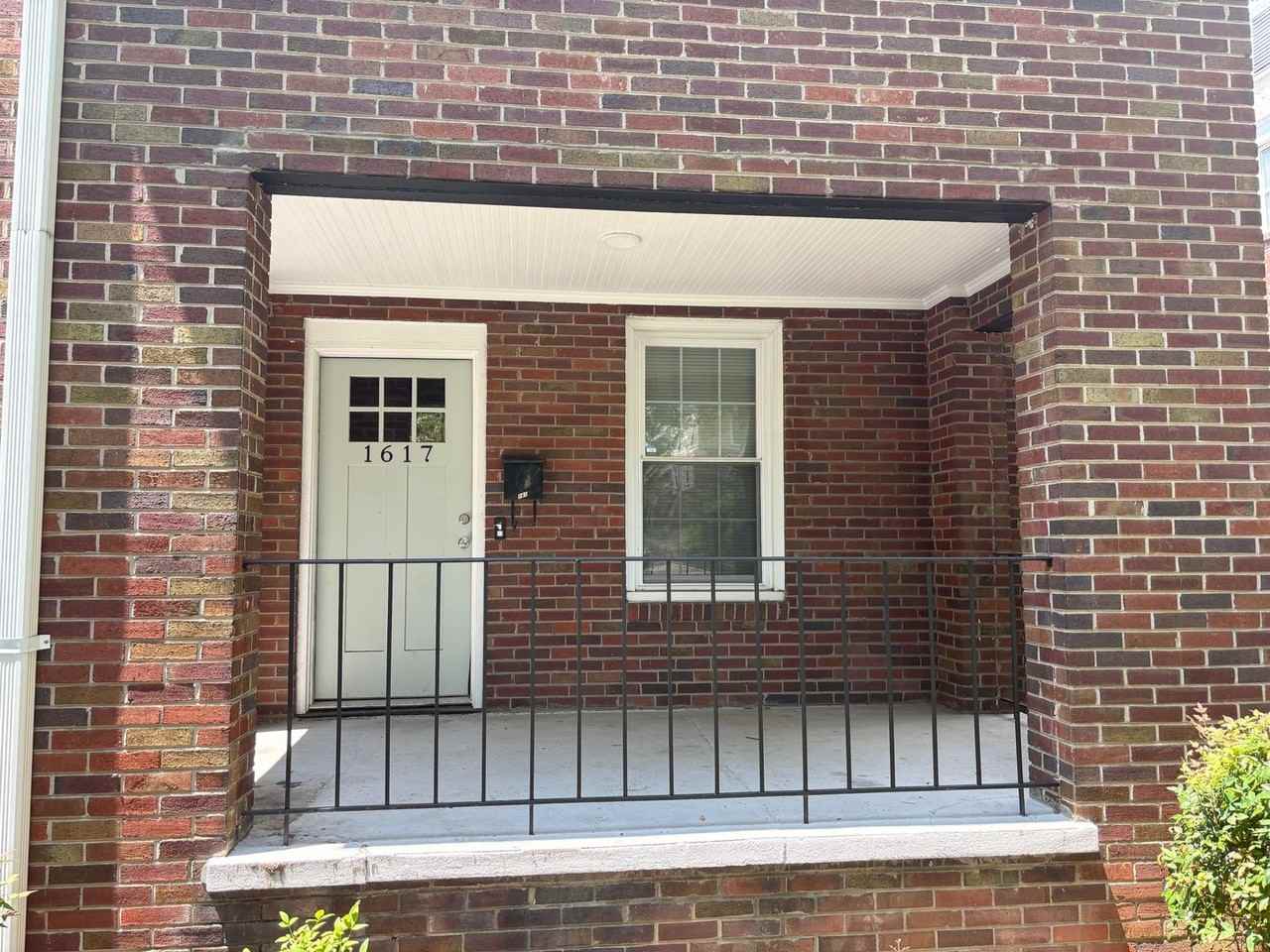 1617 Hollywood Dr - Photo 2 of 16