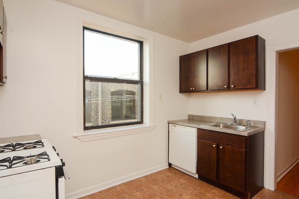 2338 N Spaulding Ave #3B - Photo 3 of 20
