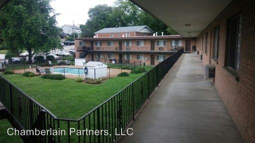 Chamberlain Pl. Apartments Chamberlain Pl, ster Groves, MO 63119