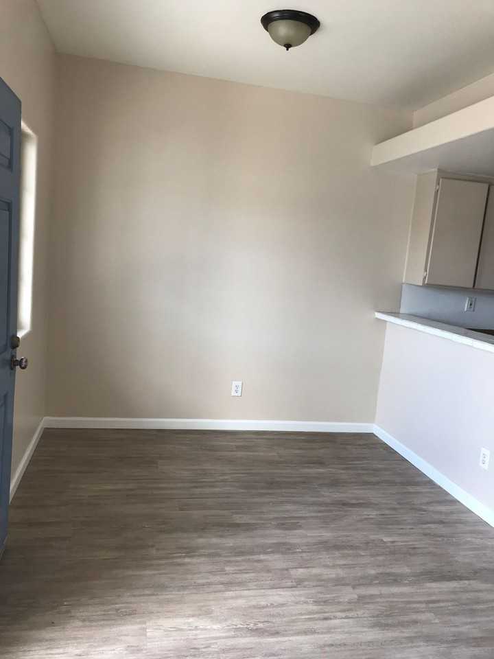 2 bedroom 2 bath apartment in Perris - Photo 7 of 14