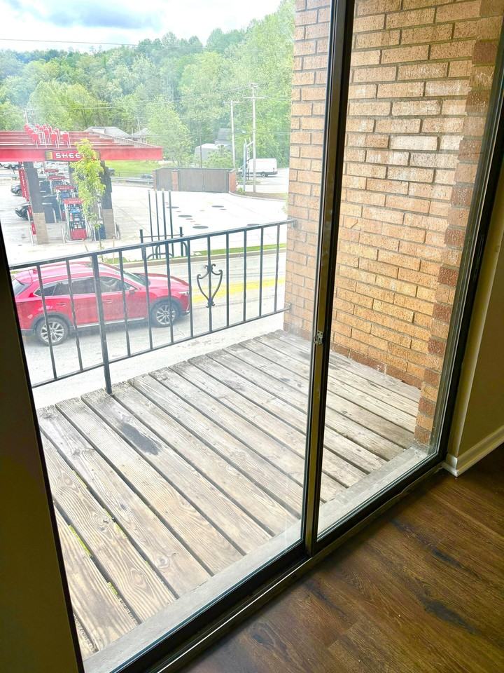306 Harvey Avenue - Photo 4 of 14