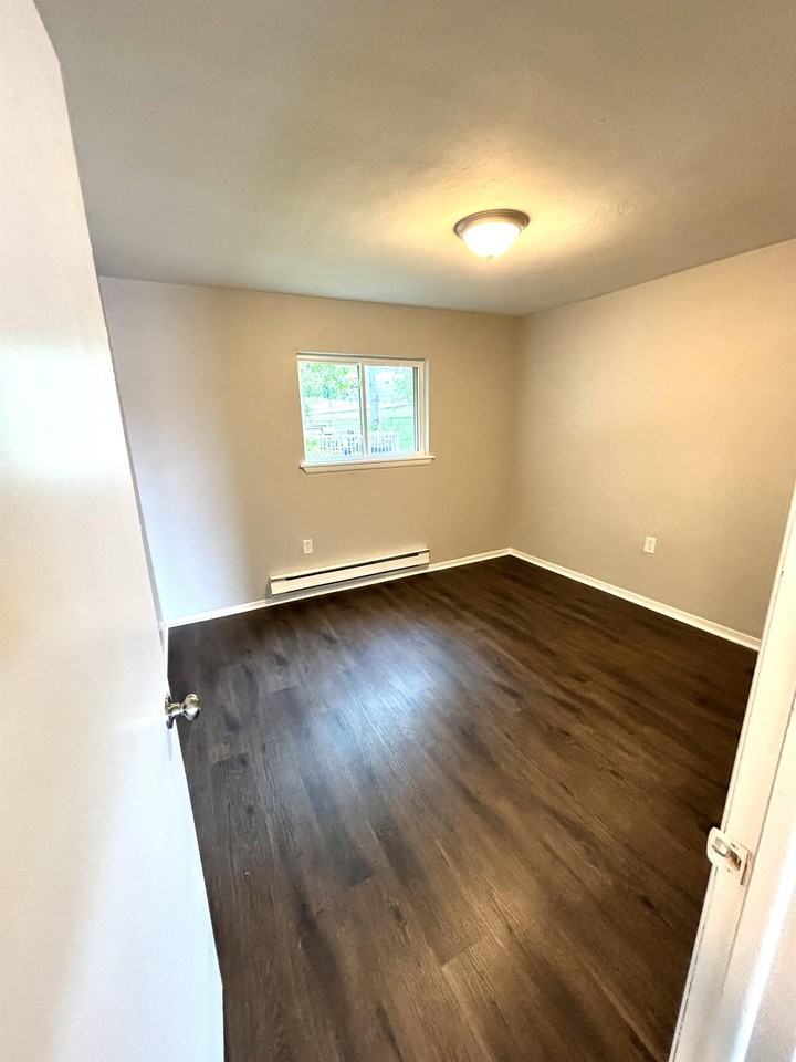 306 Harvey Avenue - Photo 5 of 14