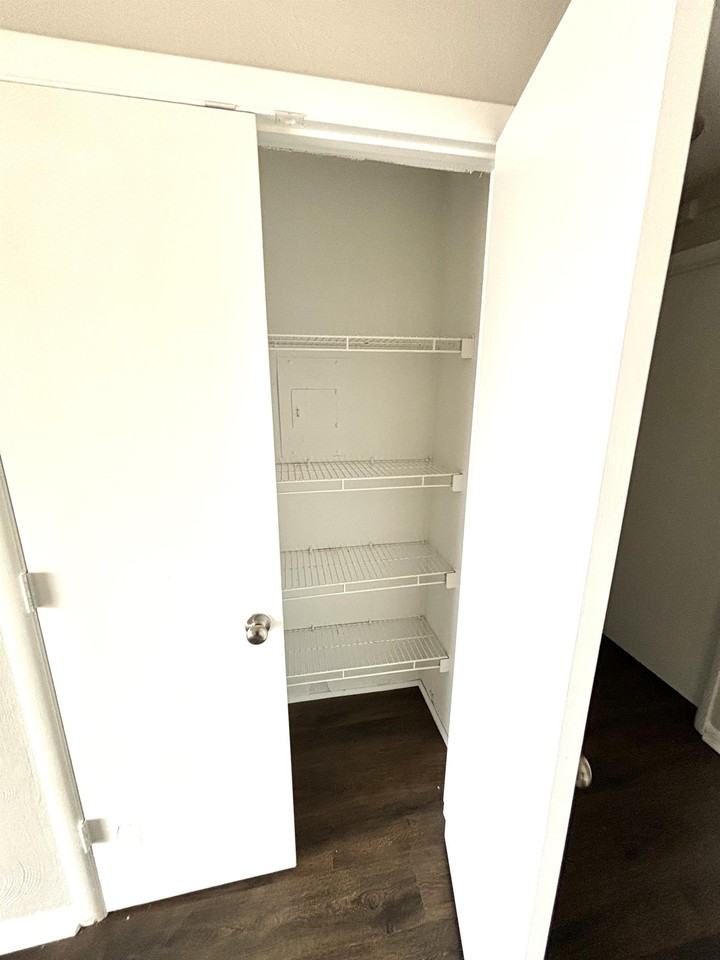 306 Harvey Avenue - Photo 6 of 14