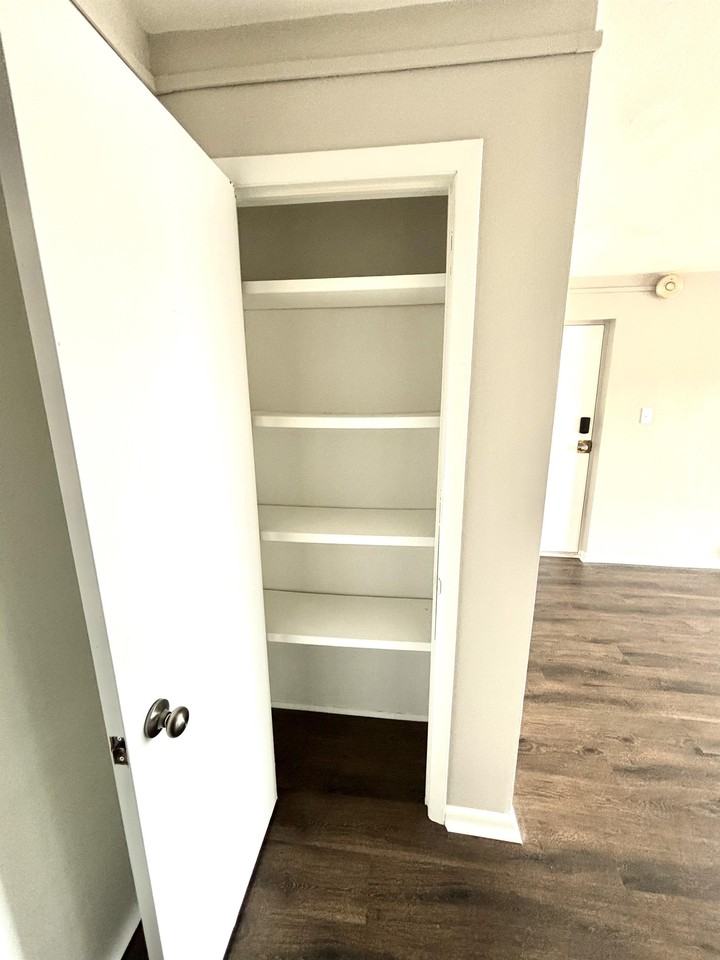 306 Harvey Avenue - Photo 7 of 14