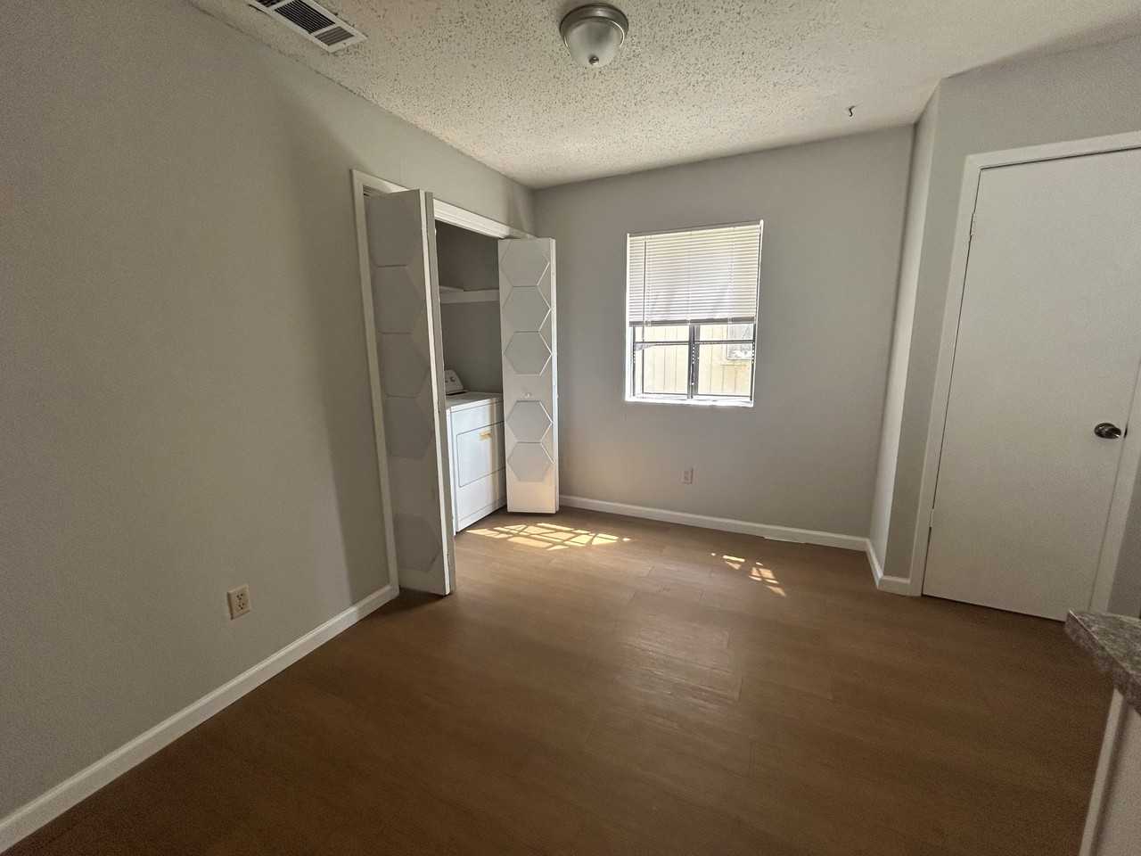 707 Bracewood - Photo 3 of 10