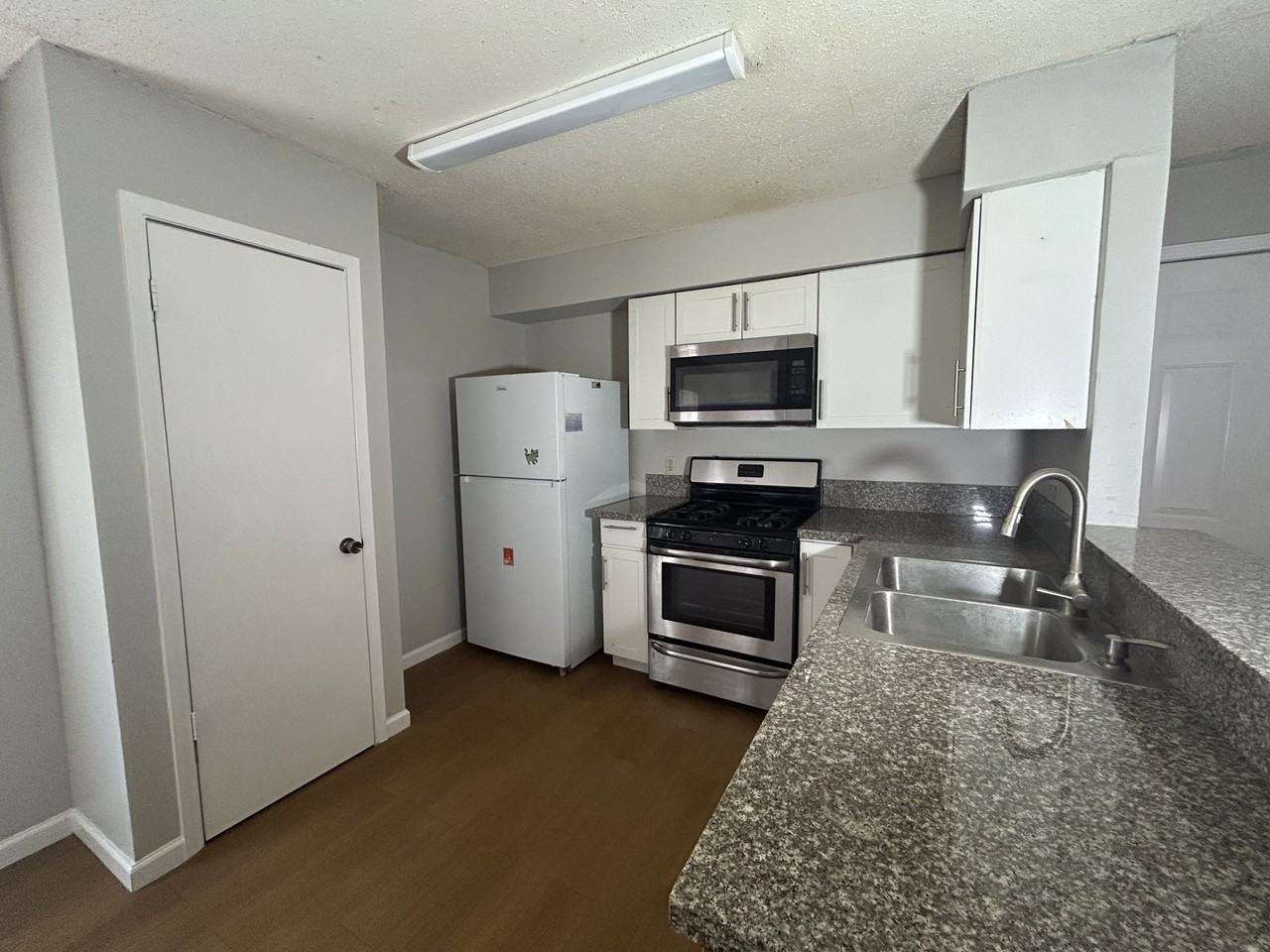 707 Bracewood - Photo 4 of 10