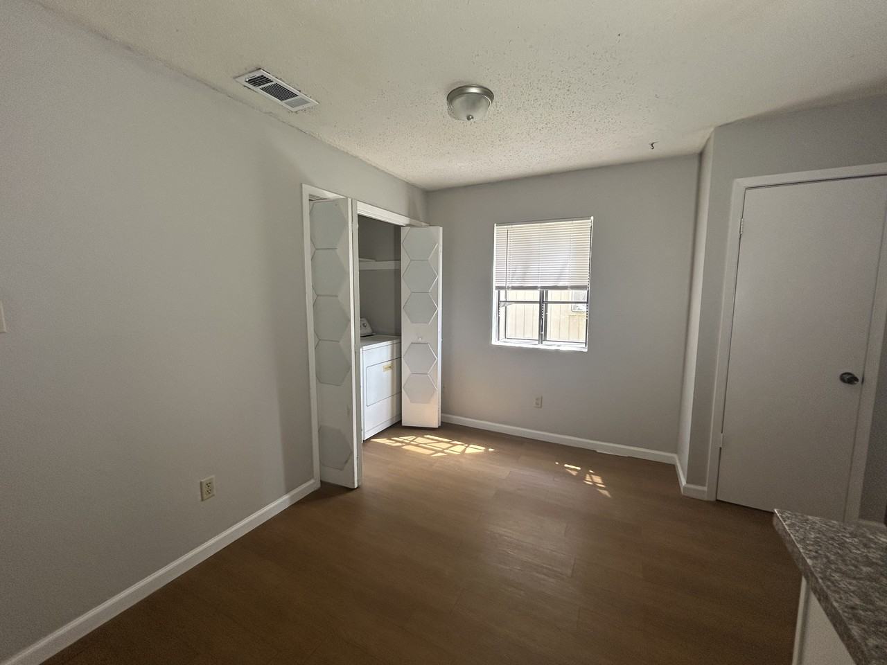 707 Bracewood - Photo 6 of 10