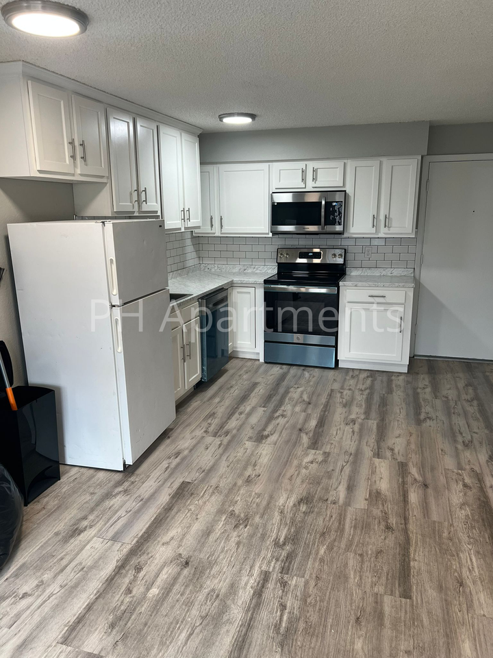 1943 Dallas Street - Photo 2 of 11