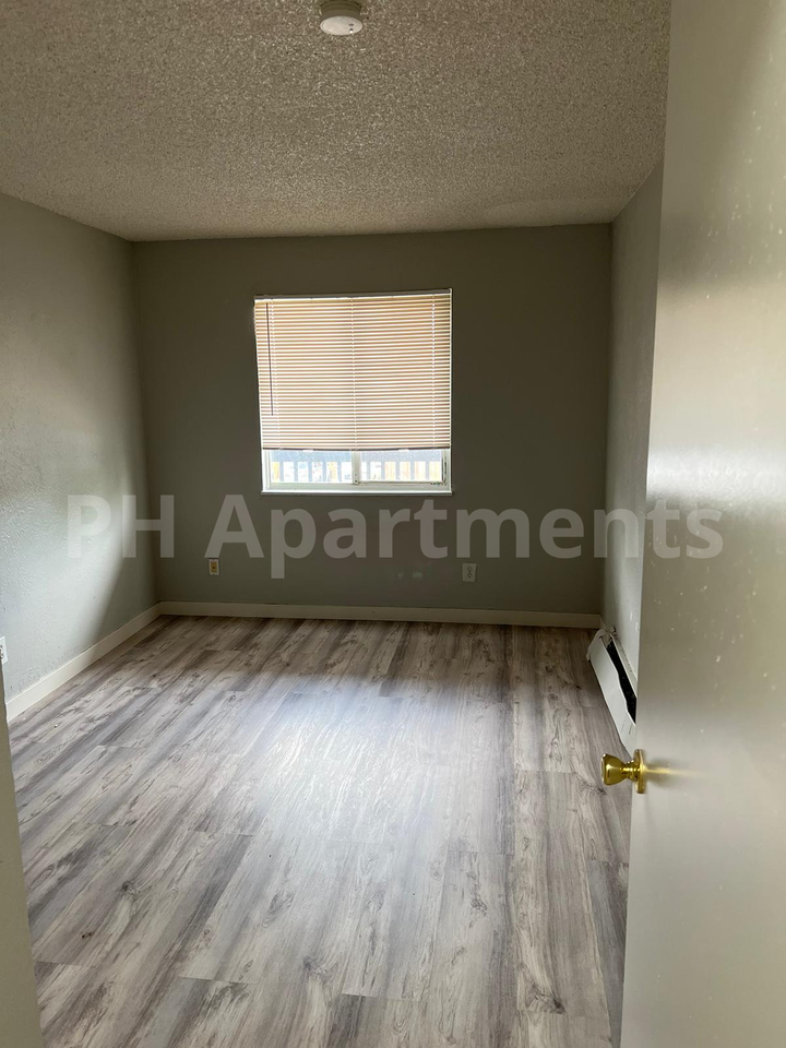 1943 Dallas Street - Photo 4 of 11