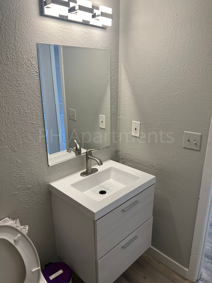 1943 Dallas Street - Photo 6 of 11