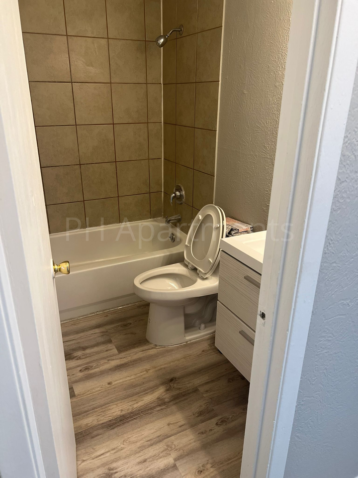 1943 Dallas Street - Photo 7 of 11