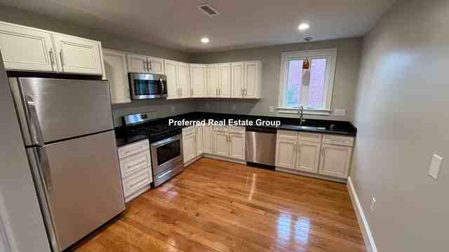 15 Dix St #2 - Photo 3 of 14