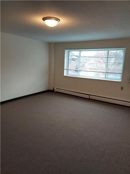 332 Copeland St - Photo 3 of 7