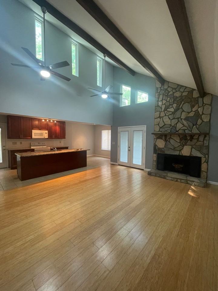 8006 Briardale Dr - Photo 3 of 24