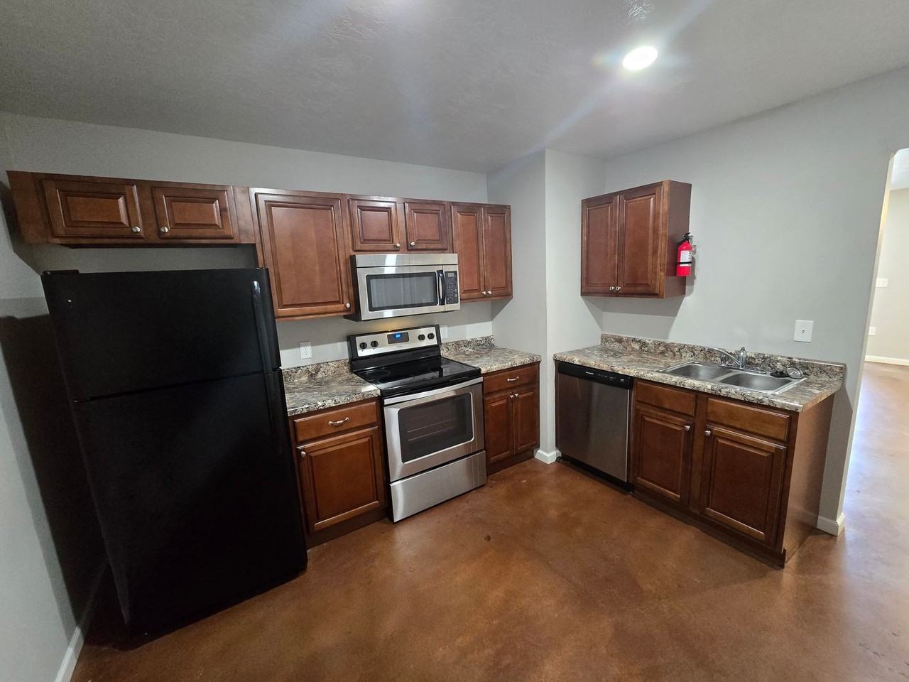 1423 Mclain St #13 - Photo 2 of 8