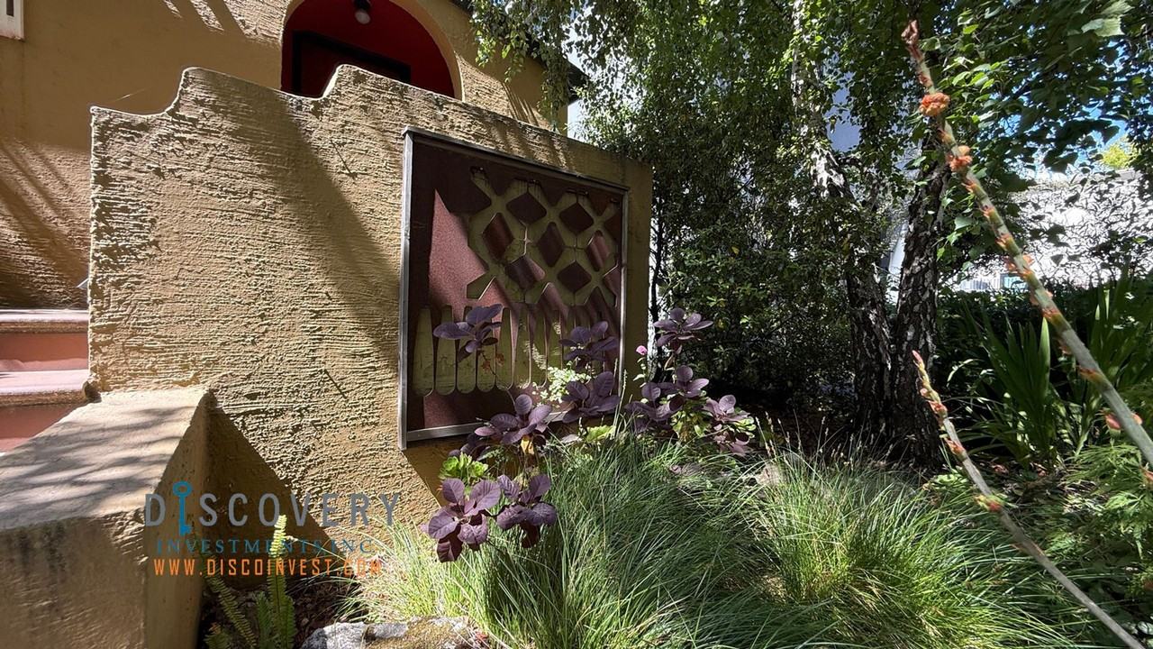 2337 Oregon St - Photo 2 of 49