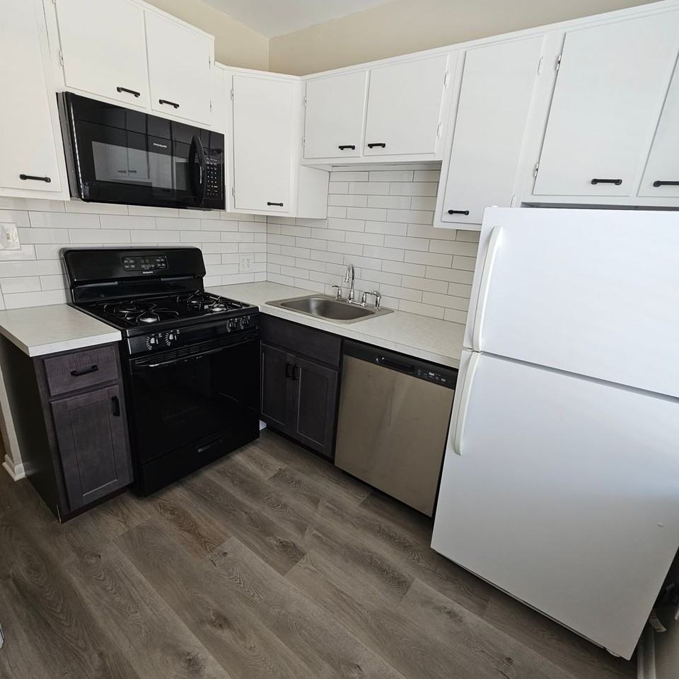 Main - Photo 4 of 16