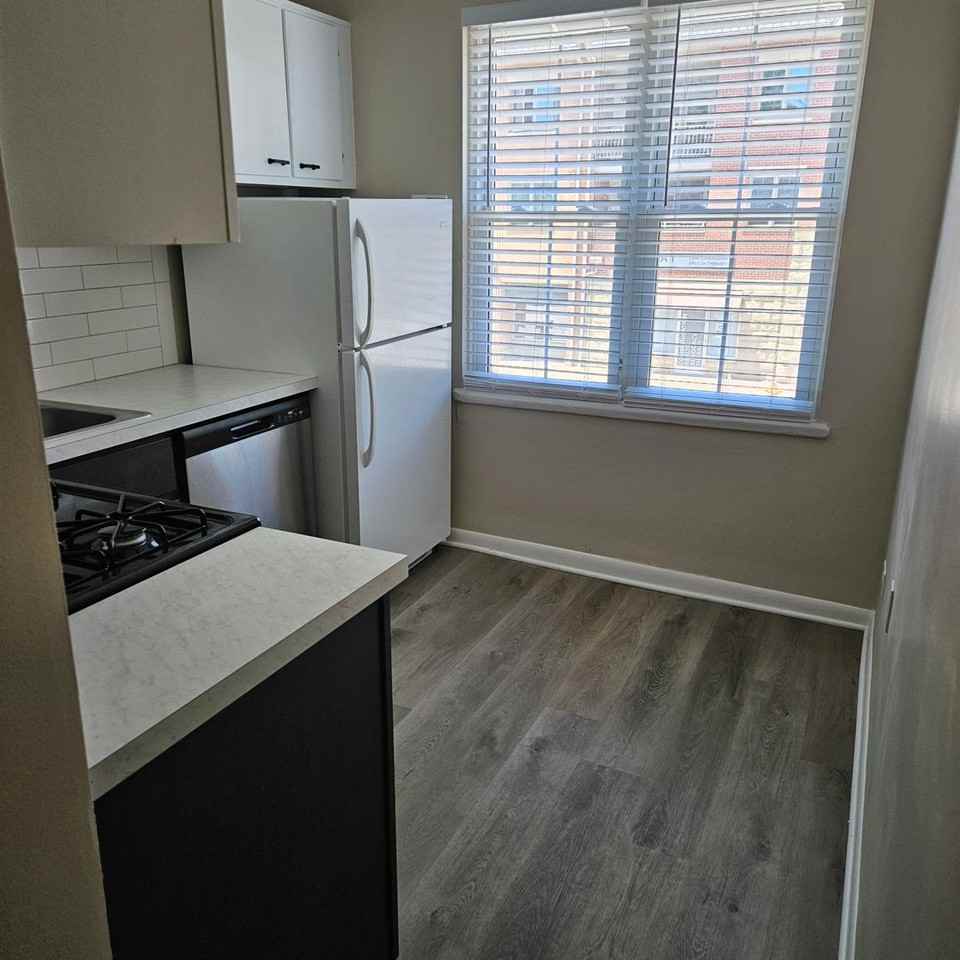 Main - Photo 5 of 16