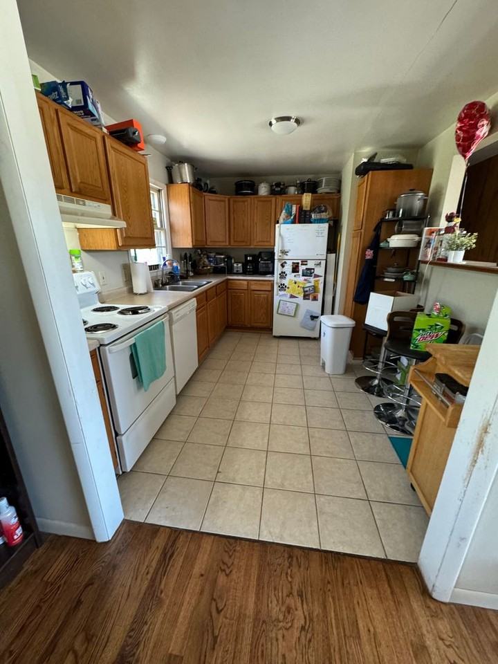 1602 W 22nd Ter - Photo 3 of 7