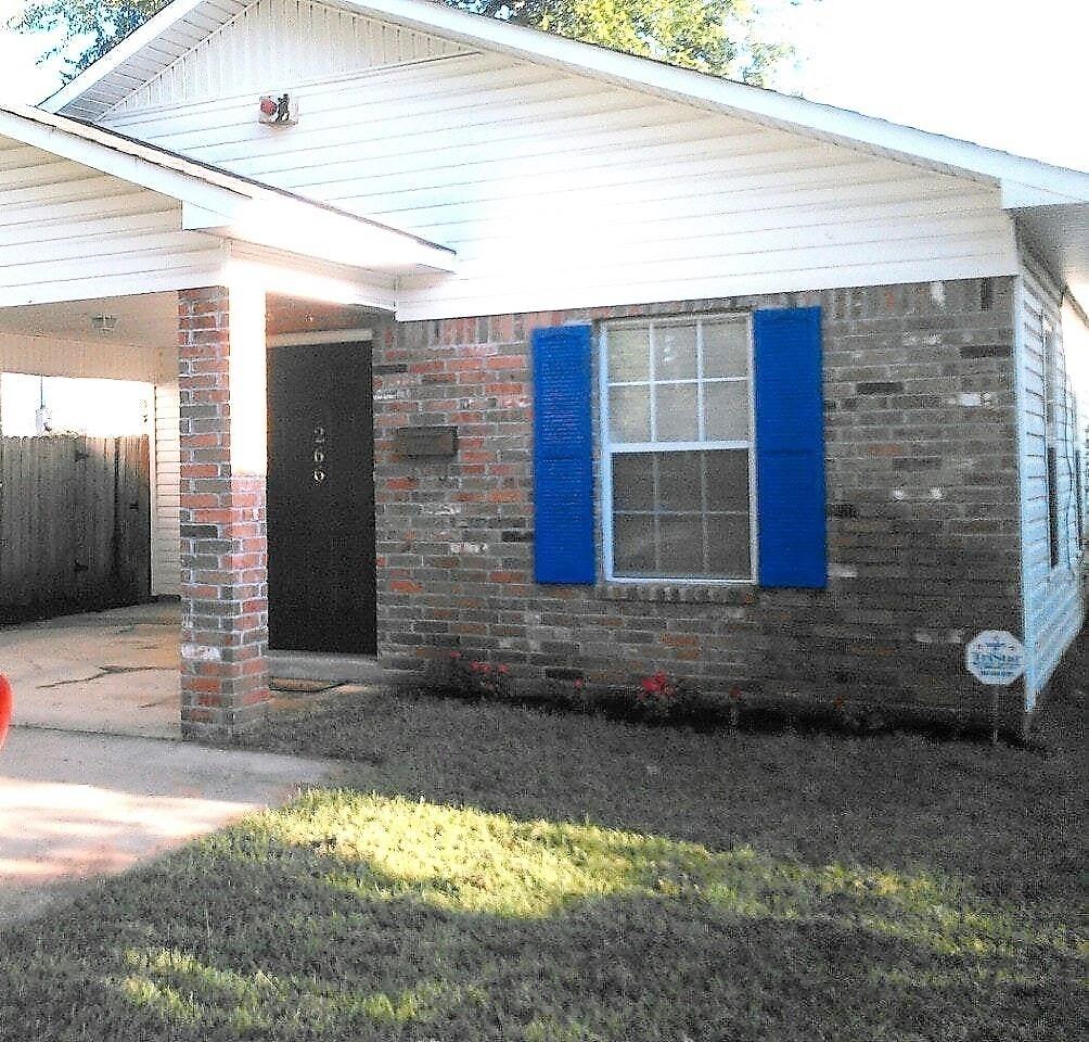 266 E Linden St - Photo 2 of 11