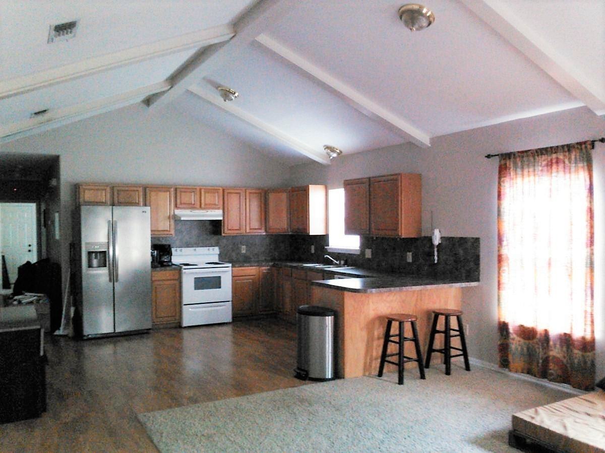 266 E Linden St - Photo 5 of 11