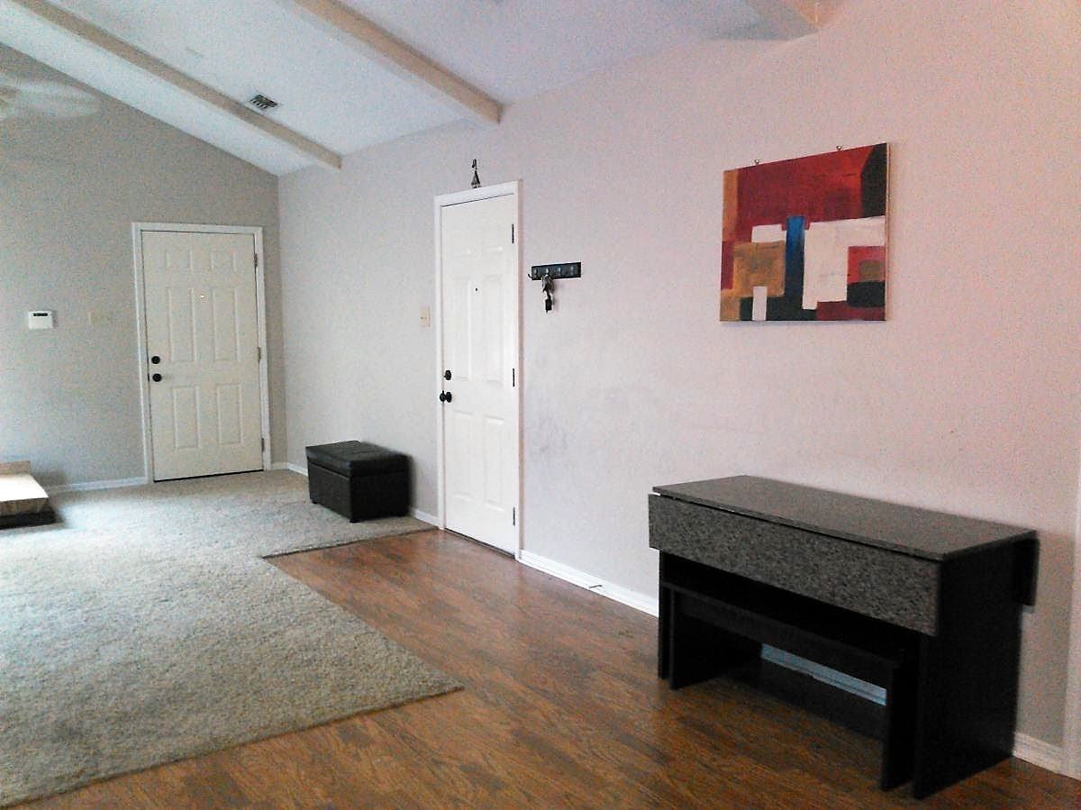 266 E Linden St - Photo 7 of 11