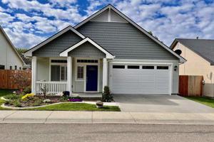 featured image of 2905 E Pine Hollow Ln