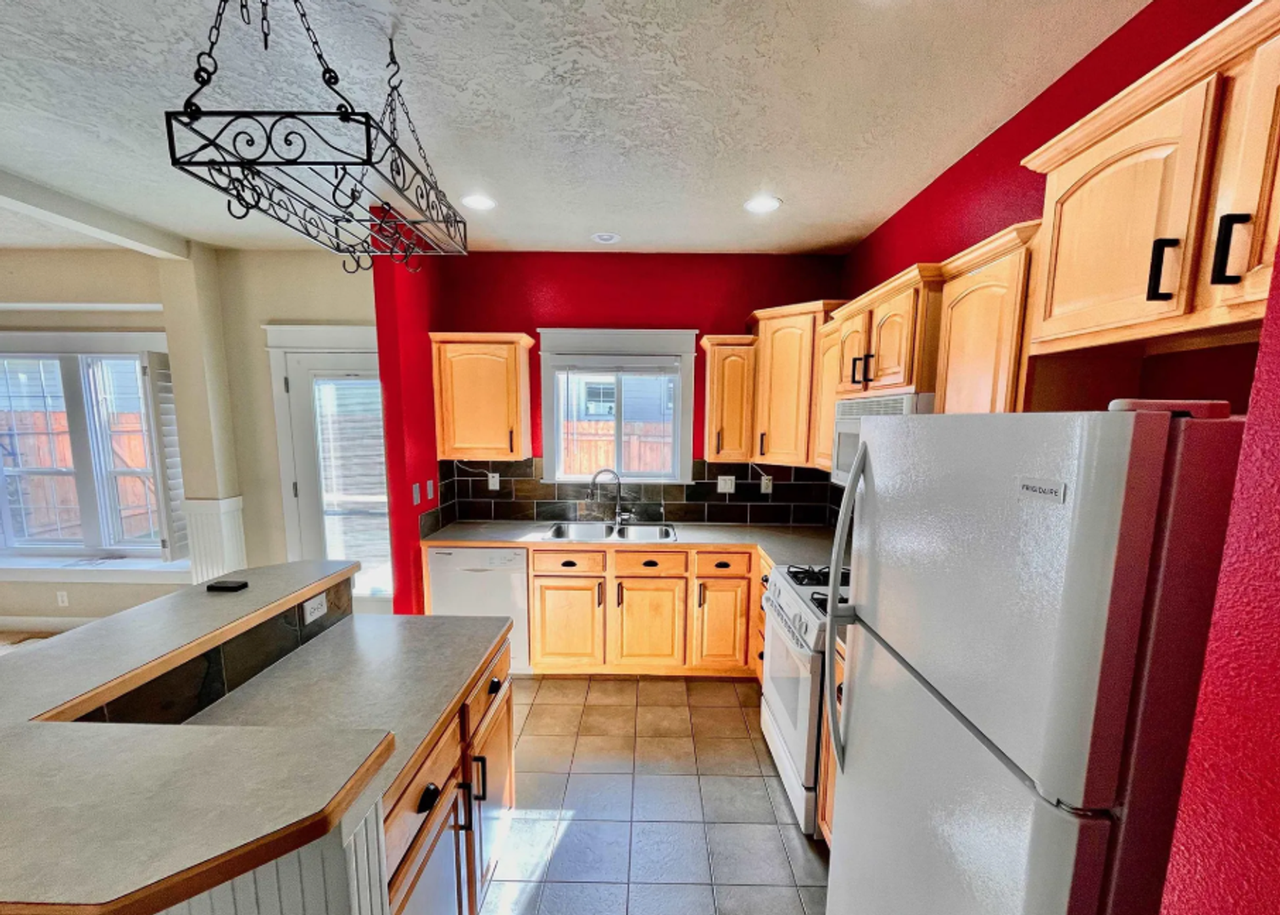 2905 E Pine Hollow Ln - Photo 3 of 27