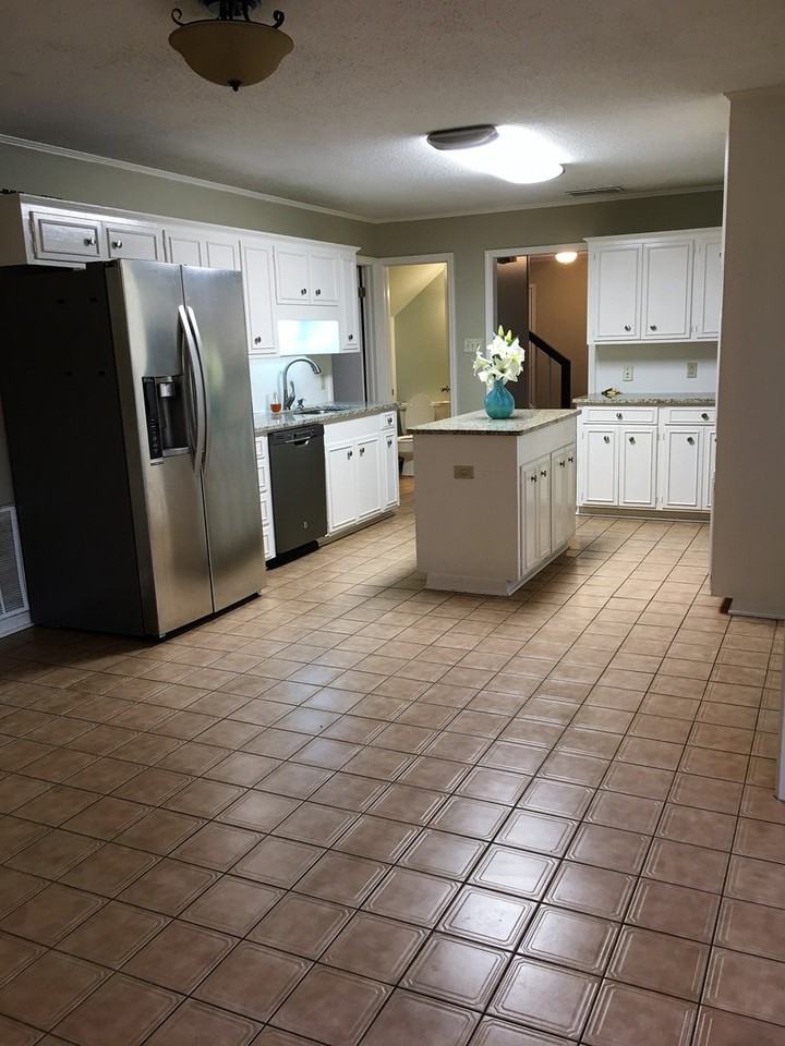 1002 Chase Ln - Photo 5 of 22