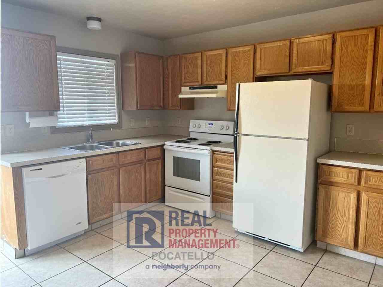 1247 Holman Ave - Photo 7 of 29
