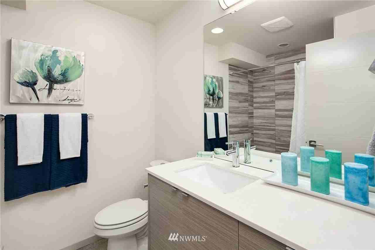 4418A Francis Ave N - Photo 5 of 12