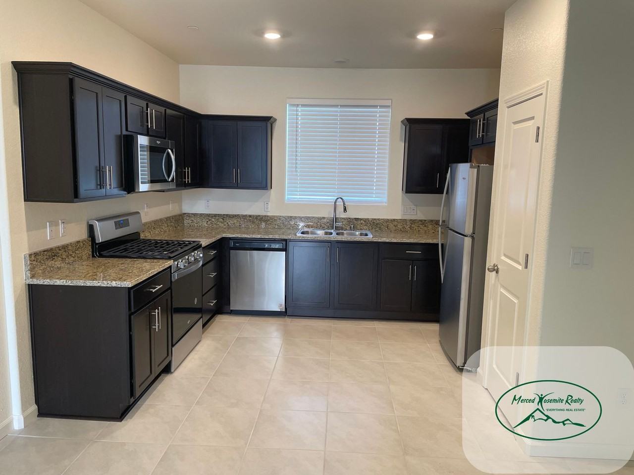 218 Shafer Ave - Photo 6 of 17