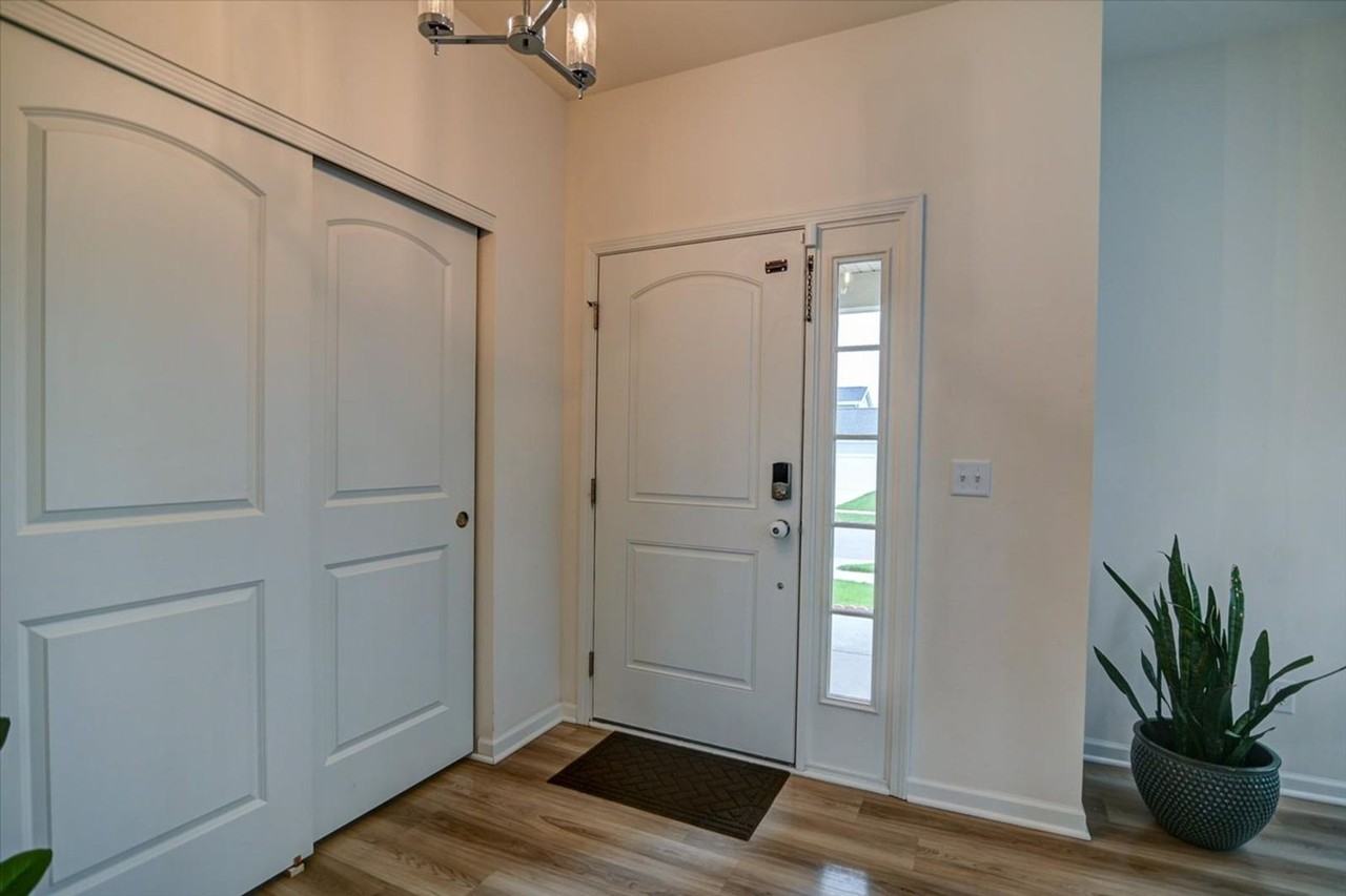 2583 Dogwood Ln - Photo 3 of 39