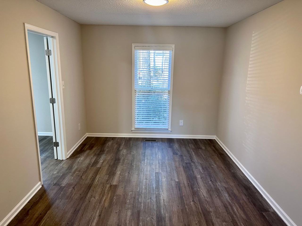 5203 Deer Haven Dr - Photo 4 of 7