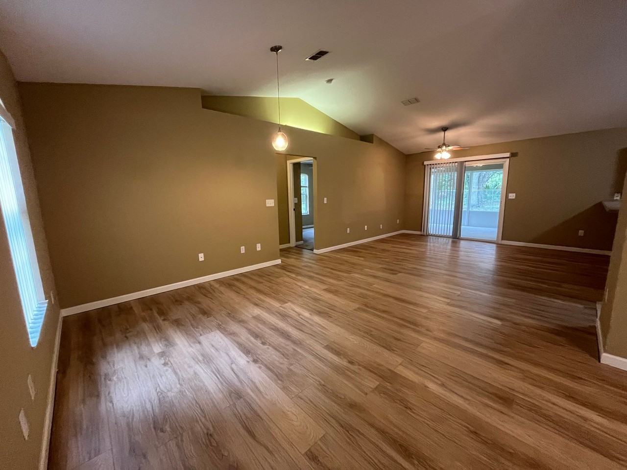 9 White Hawk Pl - Photo 3 of 27
