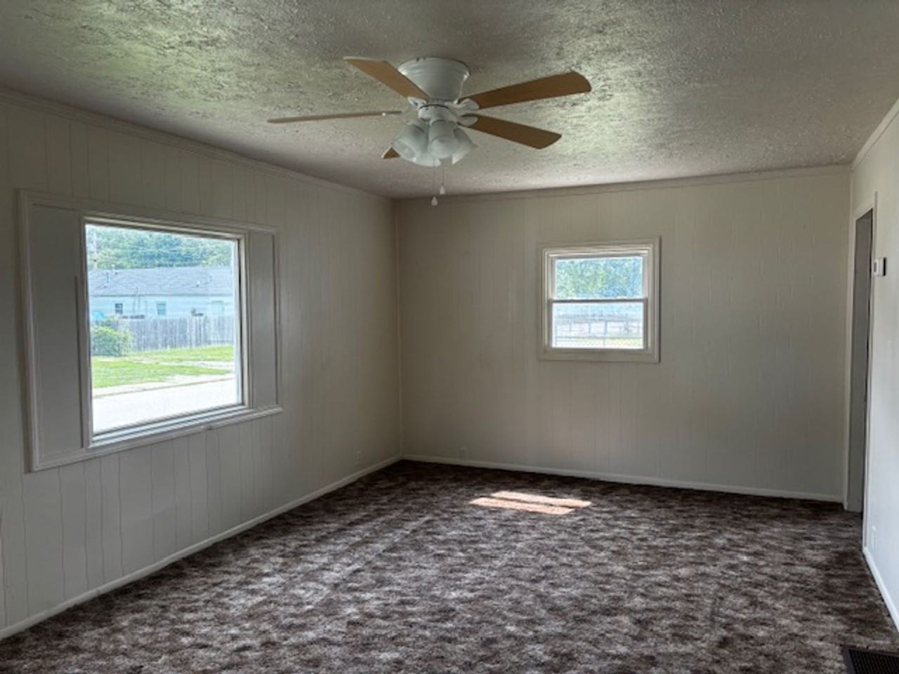 1227 1227 & 1229 Avenue - Photo 5 of 15