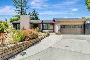 featured image of 13431 Holiday Ct