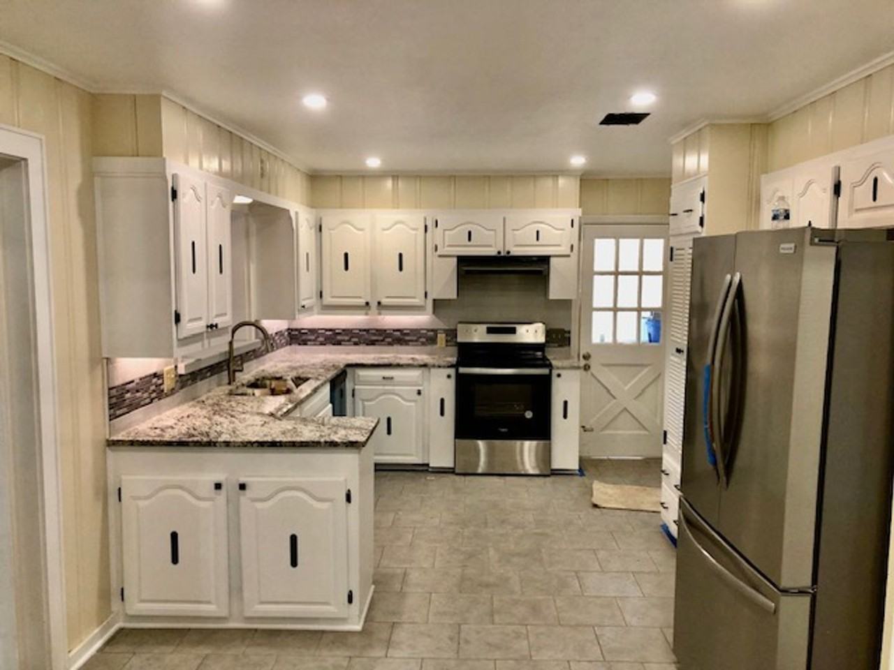 141 Lynn Ave - Photo 2 of 13
