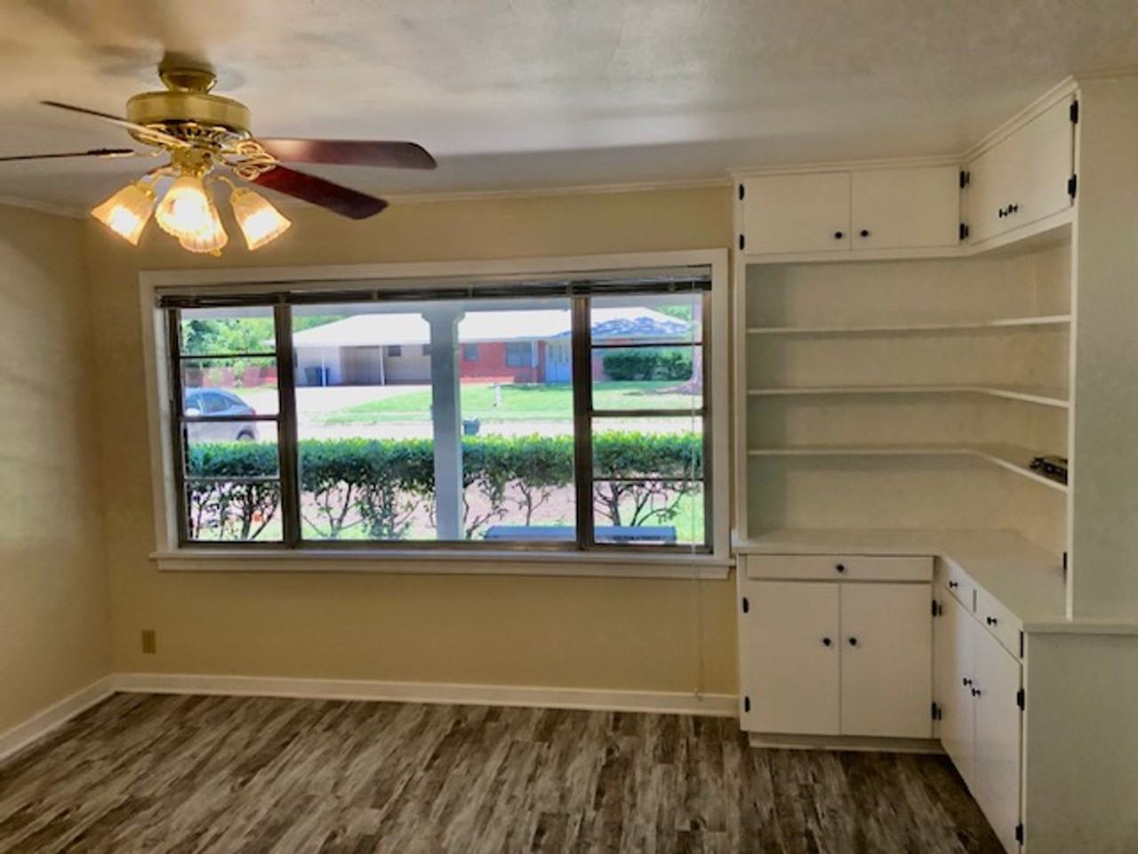 141 Lynn Ave - Photo 4 of 13