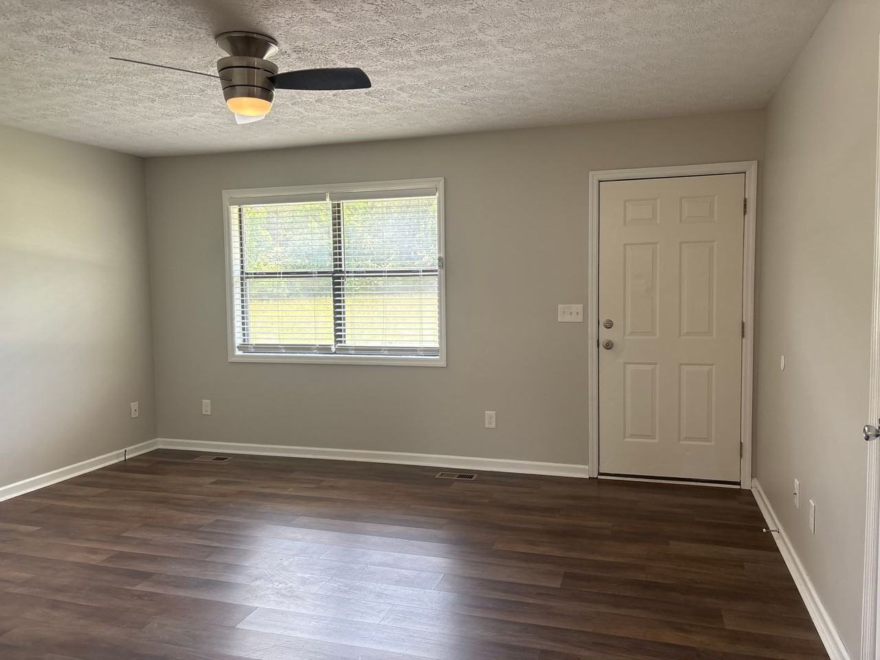 114 Wiley St - Photo 3 of 18