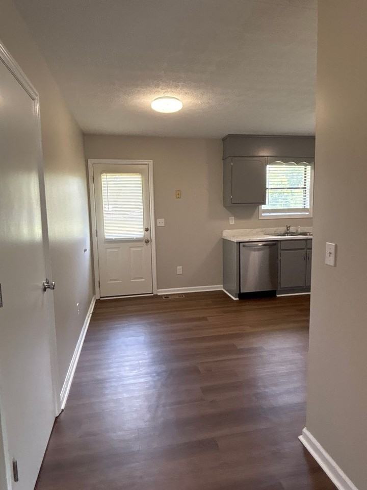 114 Wiley St - Photo 5 of 18