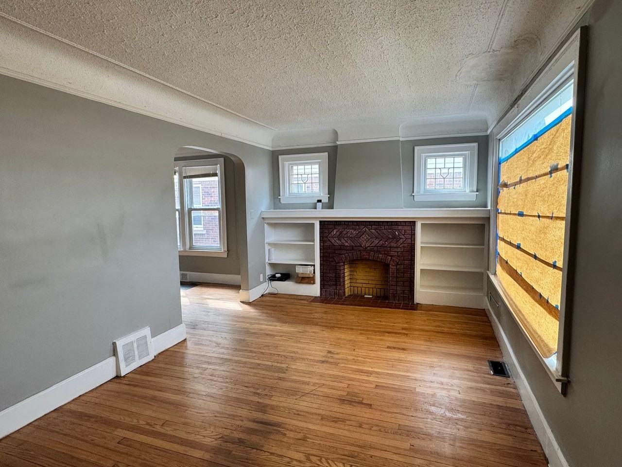 15064 Tracey St - Photo 2 of 10