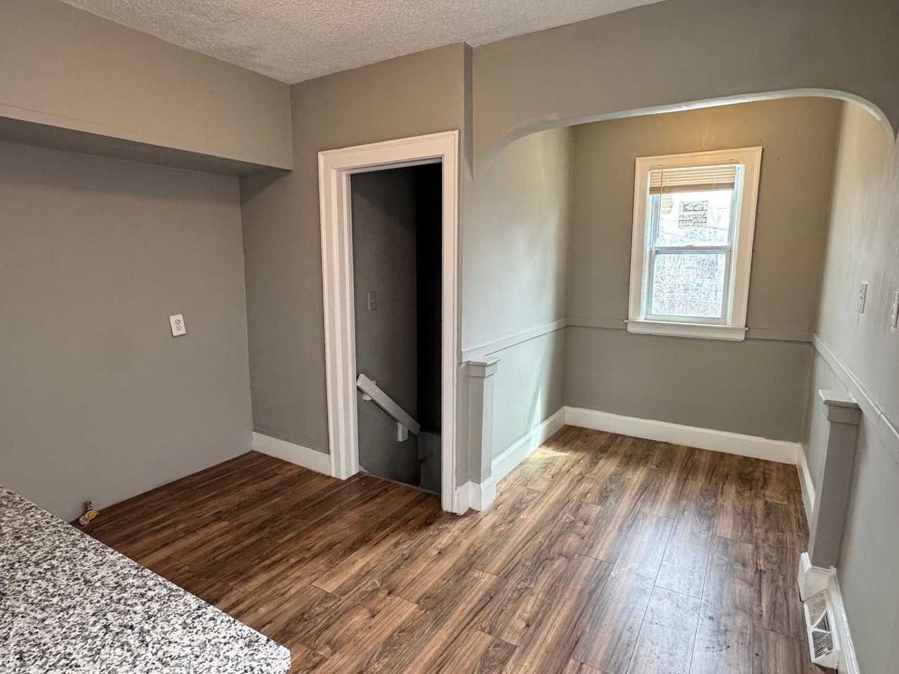 15064 Tracey St - Photo 4 of 10