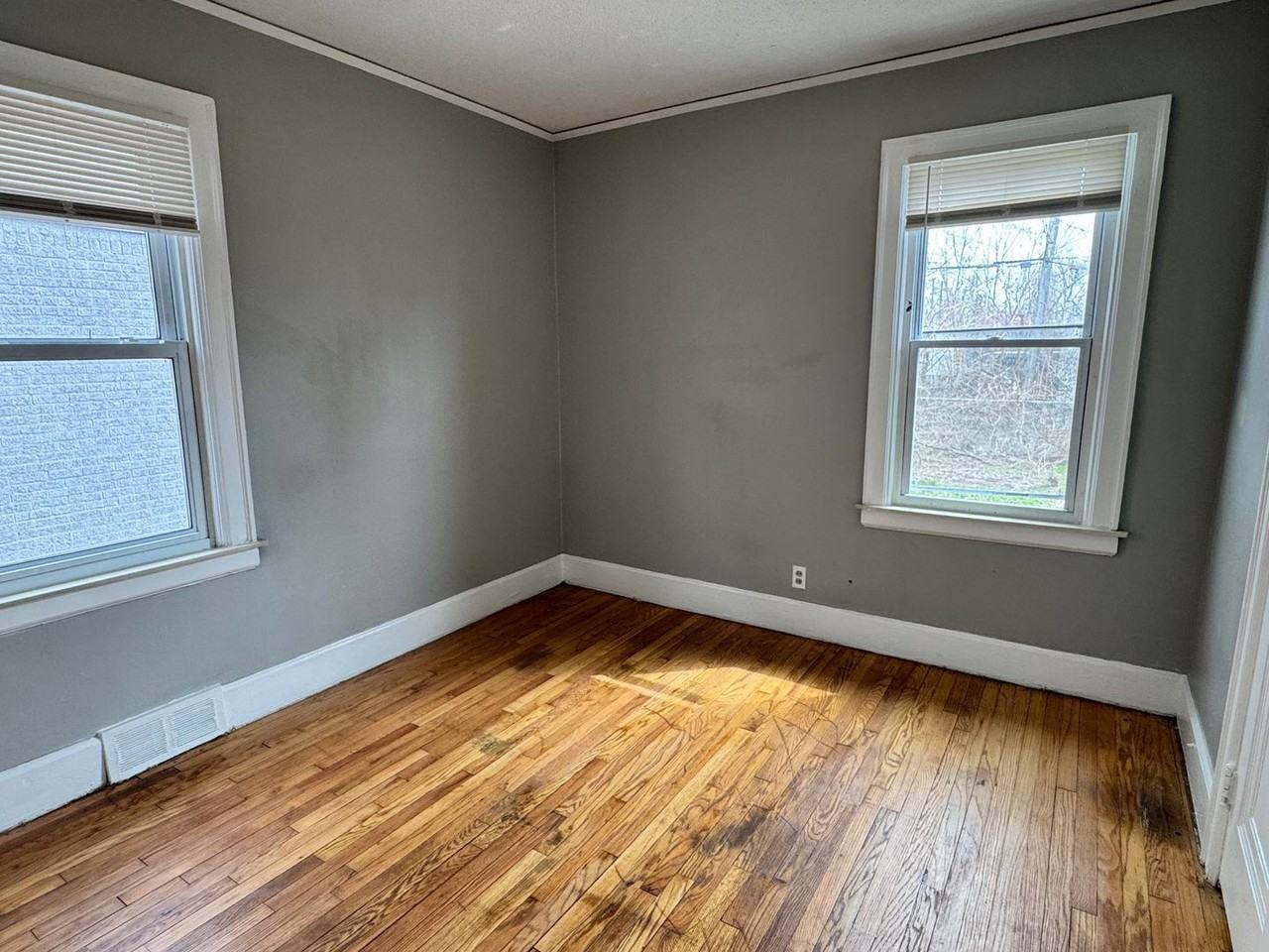 15064 Tracey St - Photo 7 of 10