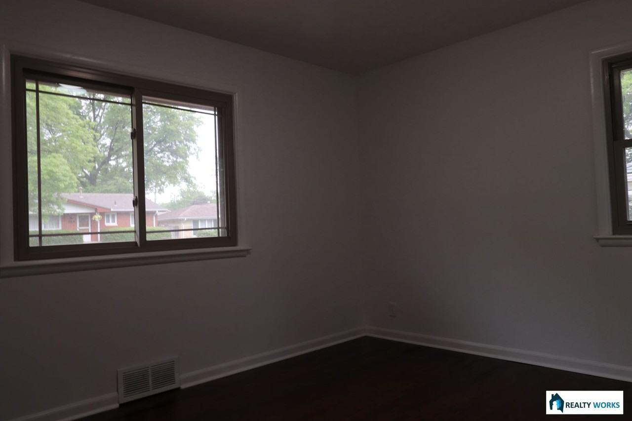 2131 S 57th St - Photo 4 of 18